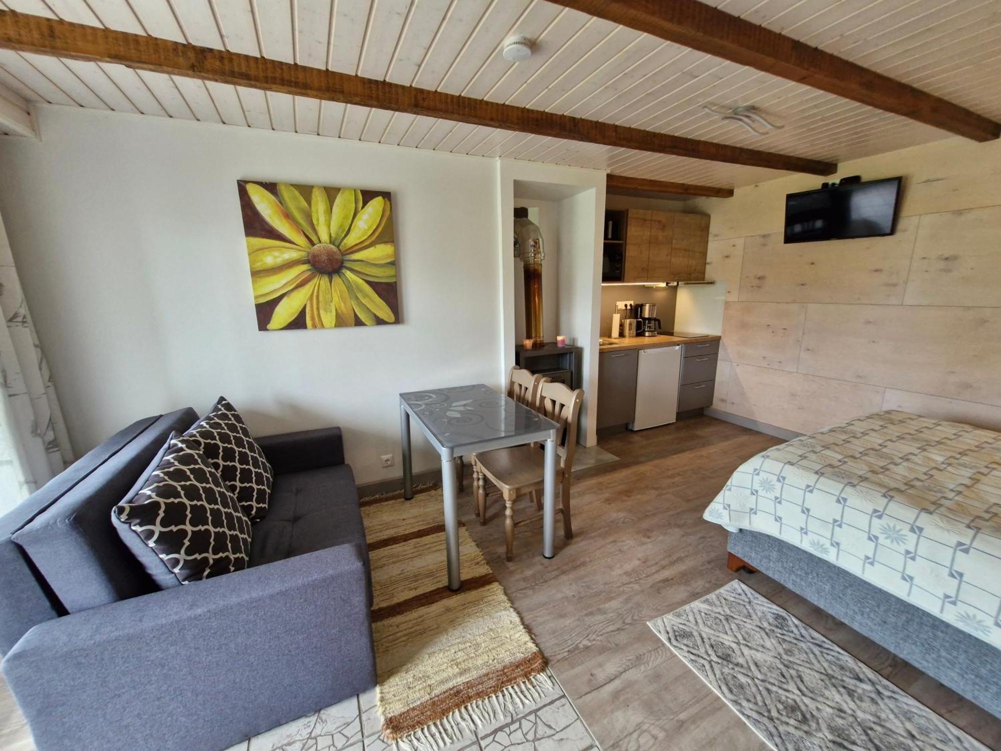 Piibelehe Guest Accommodation Kuressaare Exterior foto